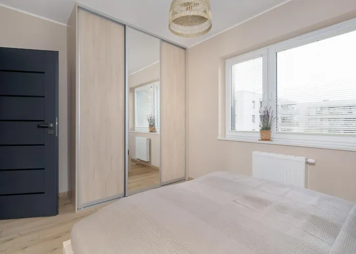 Cosy And Bright With Parking In By Renters *