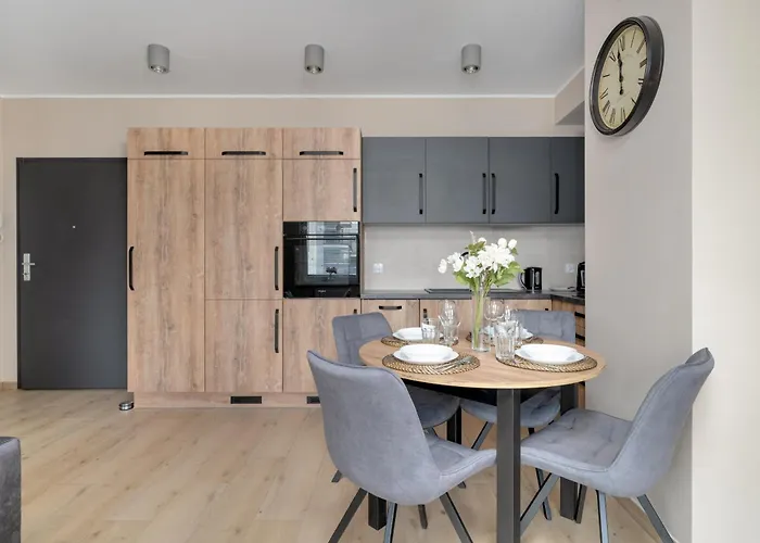 Cosy And Bright With Parking In By Renters