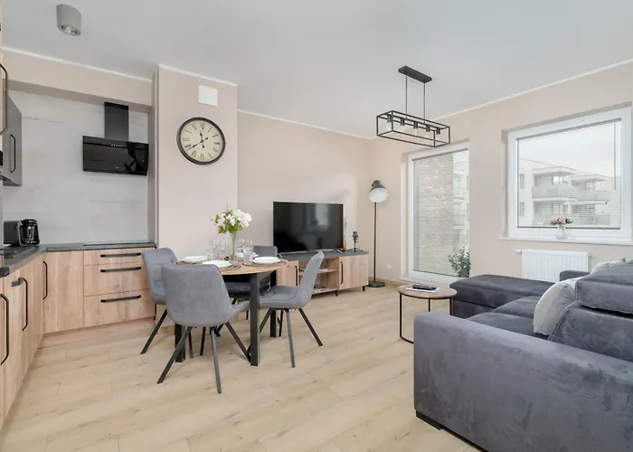 Cosy And Bright With Parking In By Renters Апартаменти *