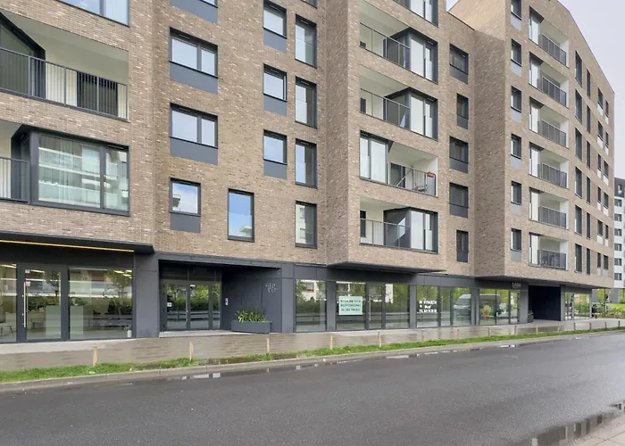 Cosy And Bright With Parking In By Renters Апартаменти