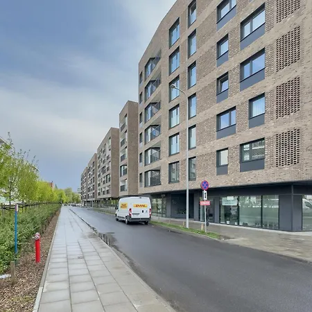 Cosy And Bright With Parking In By Renters * Poznan