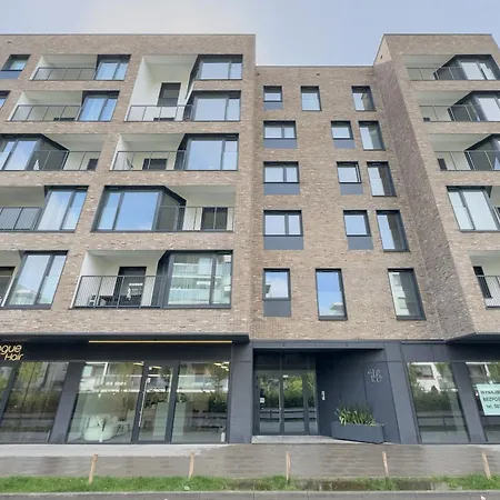 Cosy And Bright With Parking In By Renters * Poznan