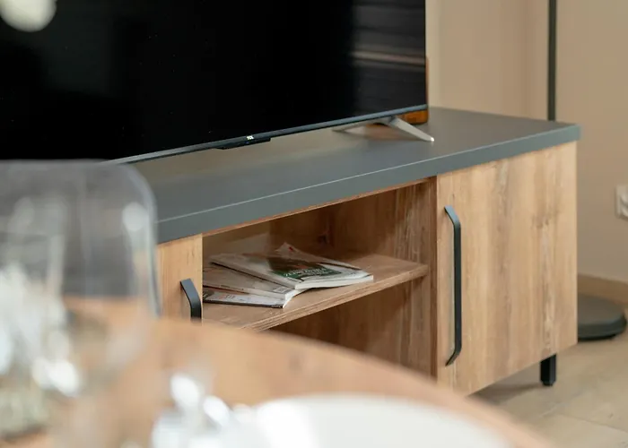 Cosy And Bright With Parking In By Renters Poznan