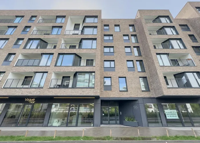 Cosy And Bright With Parking In By Renters * Poznan