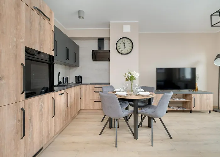 Cosy And Bright With Parking In By Renters *